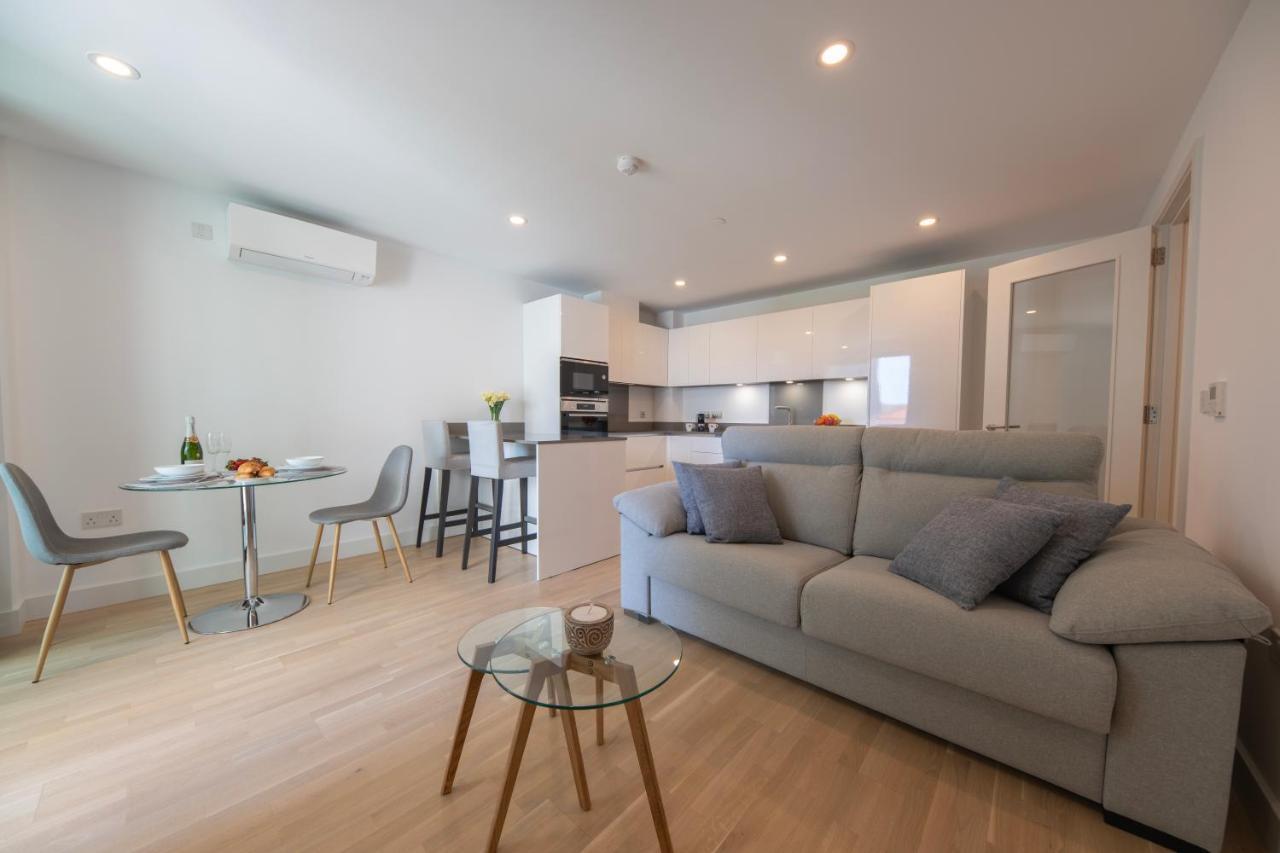 Brand New Luxury 1 Bed 2 Bath Apartment - Spa & Pool Gibraltar Luaran gambar