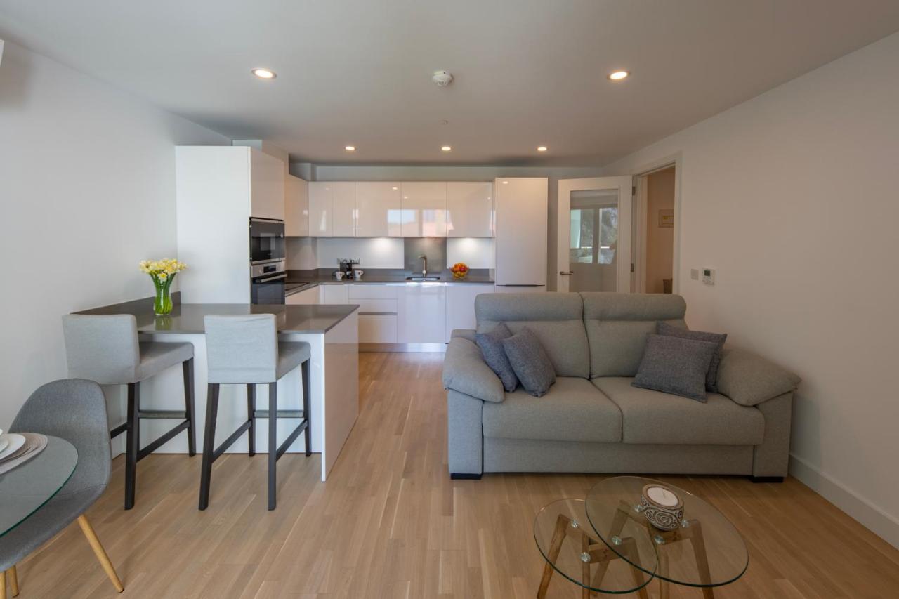 Brand New Luxury 1 Bed 2 Bath Apartment - Spa & Pool Gibraltar Luaran gambar